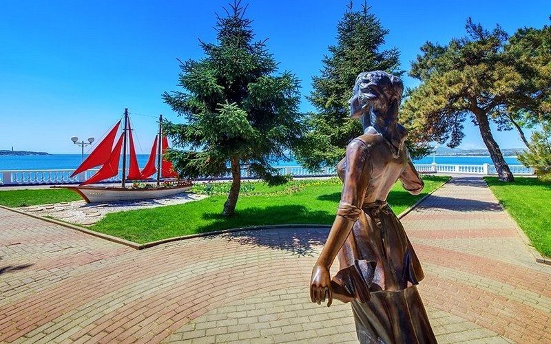 экскурсия к памятнику ассоль и алые паруса геленджик